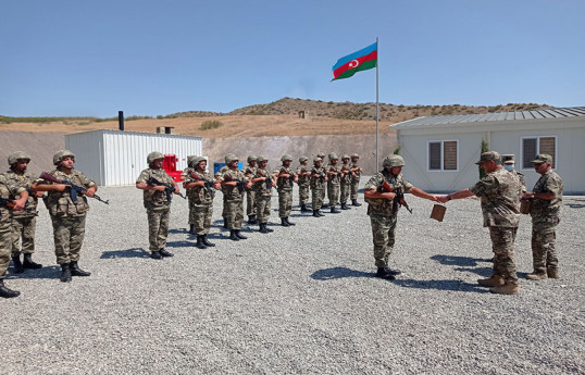 Закир Гасанов побывал в нескольких новых воинских частях, дислоцированных на освобожденных территориях