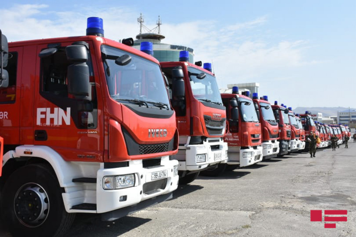 Очередная группа пожарно-спасательных сил МЧС Азербайджана отправилась в Турцию