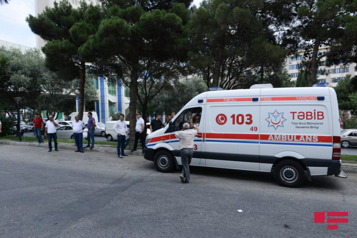 Умер офицер полиции, раненный при взрыве гранаты в Баку