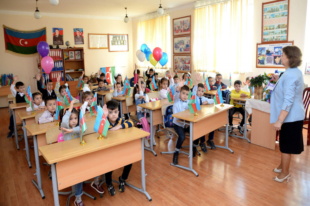 В Азербайджане дан старт приему детей в подготовительные группы