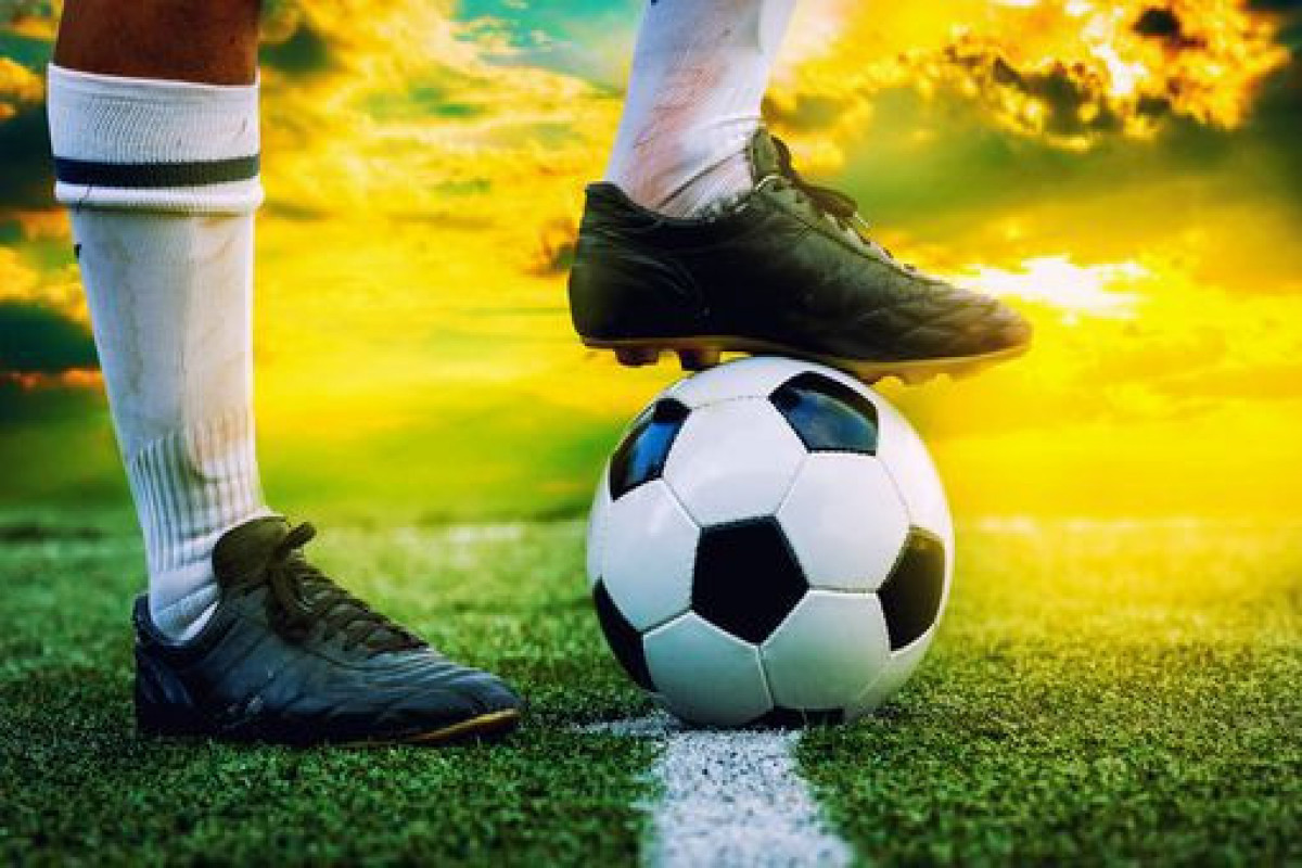 Foot football. Футболист фон. Футбол мяч Сток. Football foot. Мяч футбольный approved World Soccer желтый.