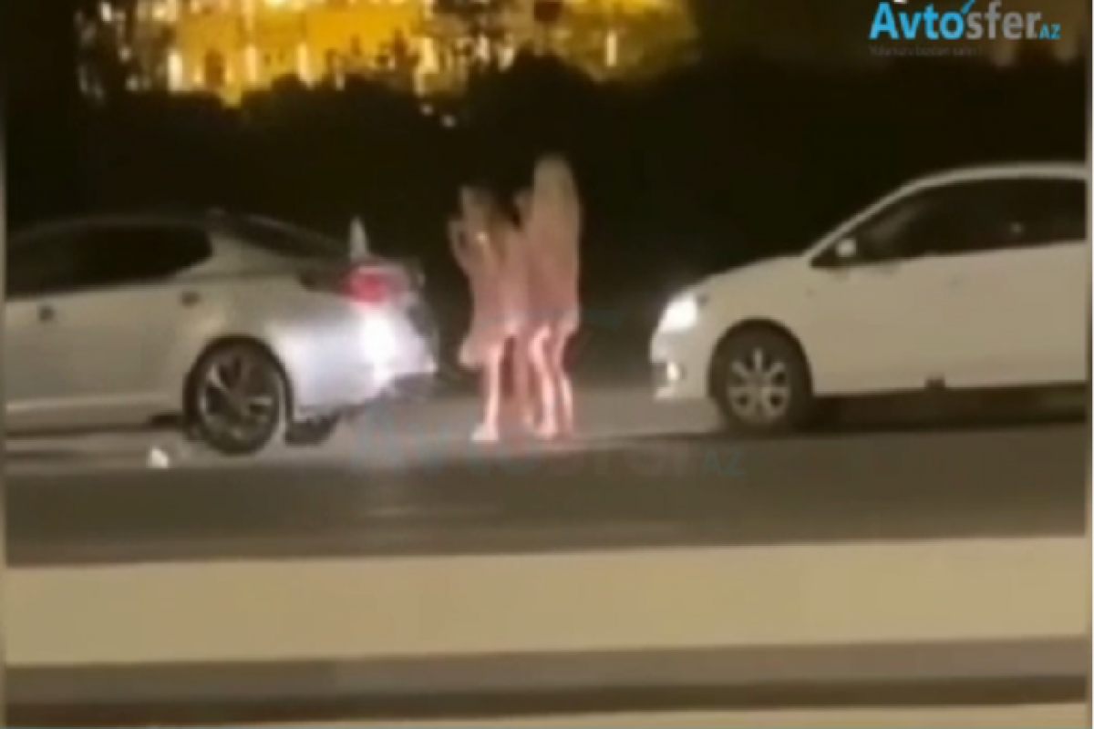 Водители в Баку, удивленные поведением этих девушек, не знали, что это только начало – -ВИДЕО 