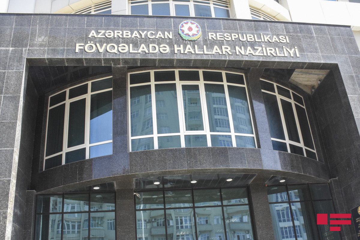 МЧС Азербайджана: За минувшие сутки было осуществлено 75 выездов на тушение пожара, спасены 6 человек