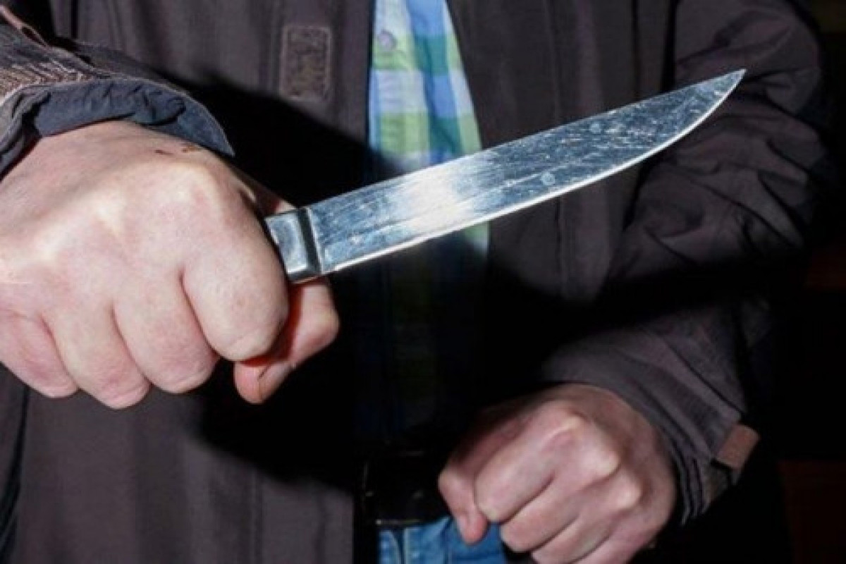 Пьяный житель Омска 57 раз ударил ножом девушку-инвалида из-за шутки