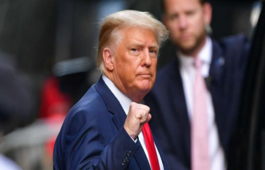 Трамп заявил, что Байден встал на колени перед талибами