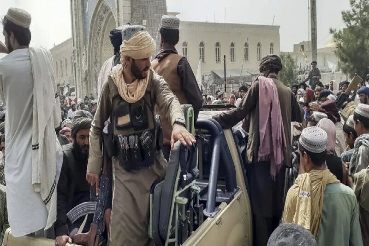 Al-Arabiya: В руки талибов попала американская военная техника