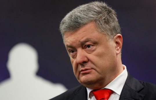 Порошенко облили зеленкой в центре Киева
