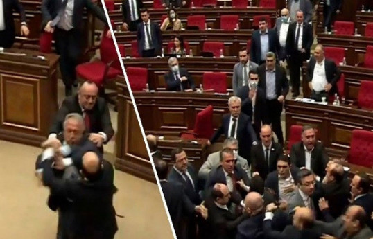 Армянские депутаты закидали друг друга бутылками-ВИДЕО 
