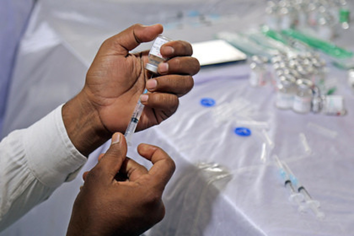 В Индии разработают первый препарат для вакцинации подростков от COVID-19