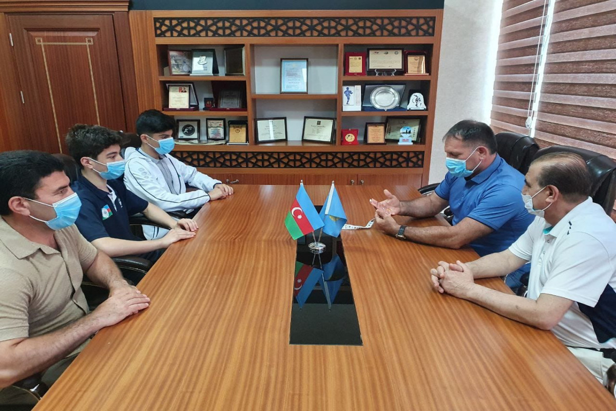 В спортивно-оздоровительном клубе МЧС Азербайджана состоялась встреча с чемпионом-ФОТО 