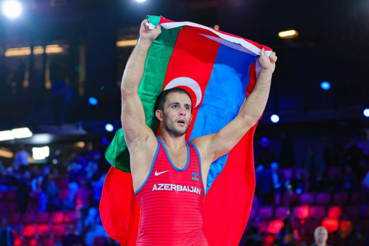 Чемпион мира Рафик Гусейнов (82 кг)