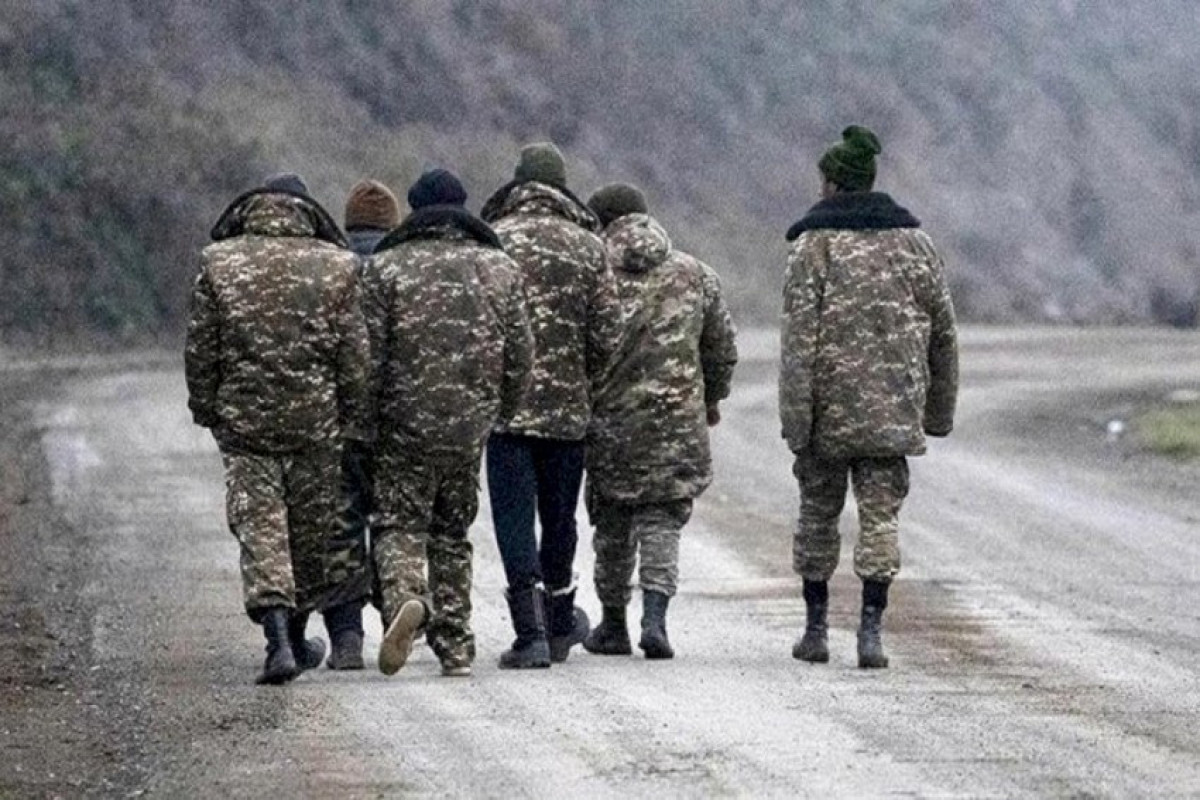 Азербайджан передал Армении 10 задержанных военнослужащих