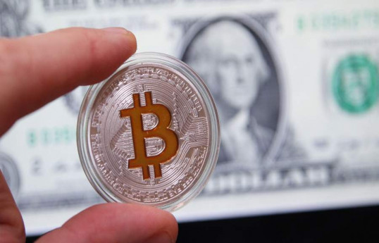 Цена биткоина рухнула почти на 10 тыс. долларов