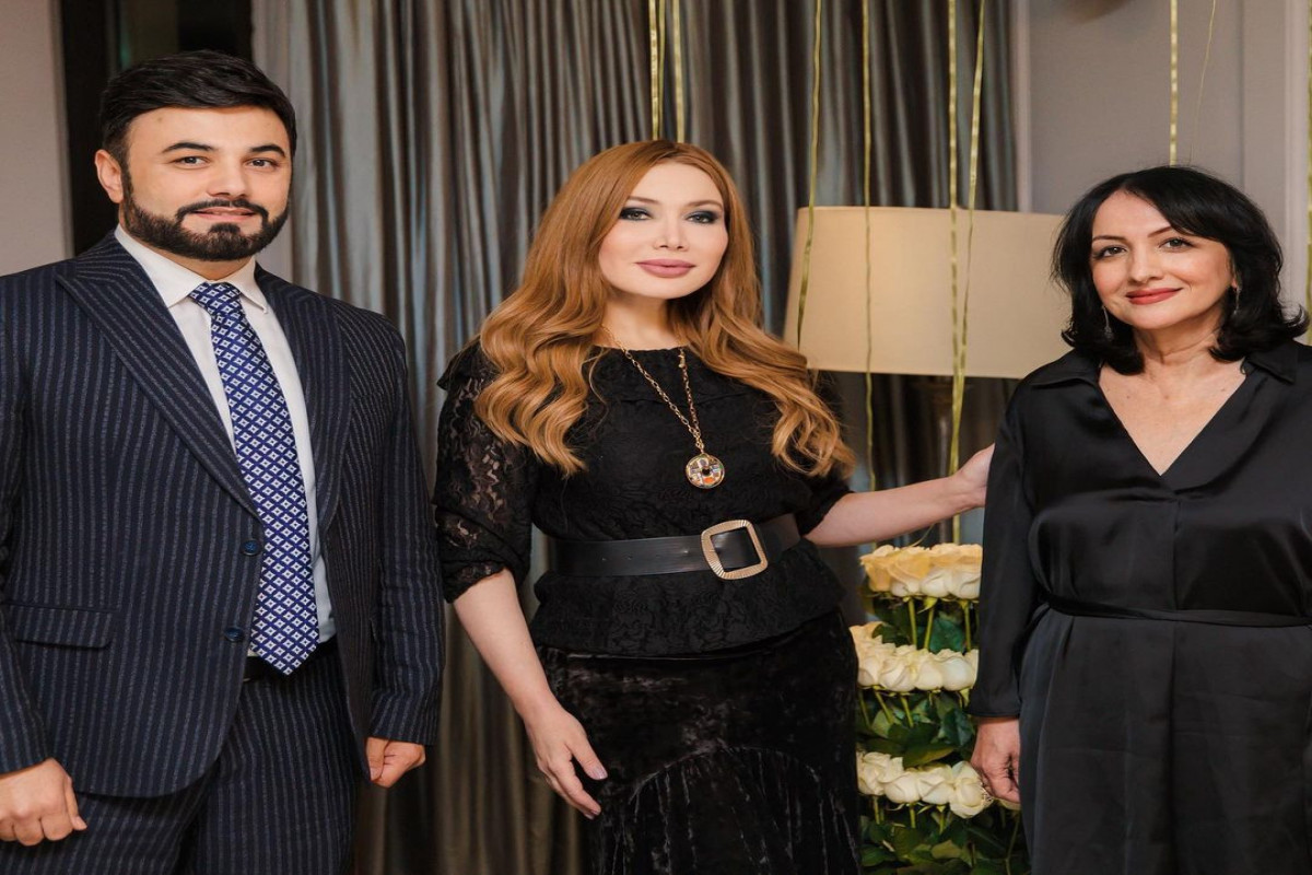 Друзья азербайджанской певицы устроили для нее незабываемый вечер-ФОТО 
