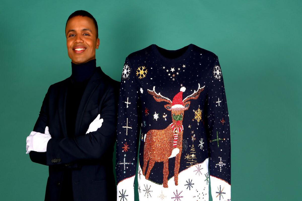 Британский художник создал самый дорогой рождественский свитер-ФОТО 