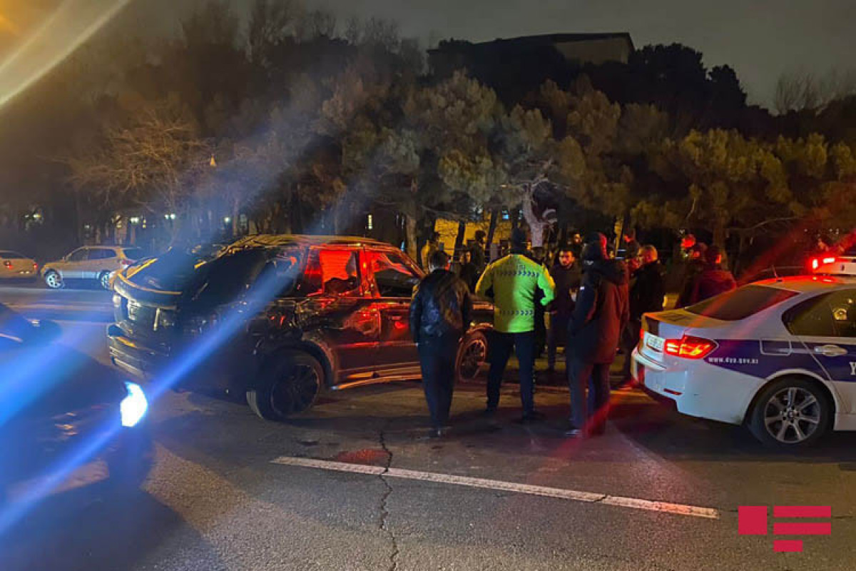 В Баку Range Rover смял три машины и перевернулся-ФОТО -ВИДЕО 