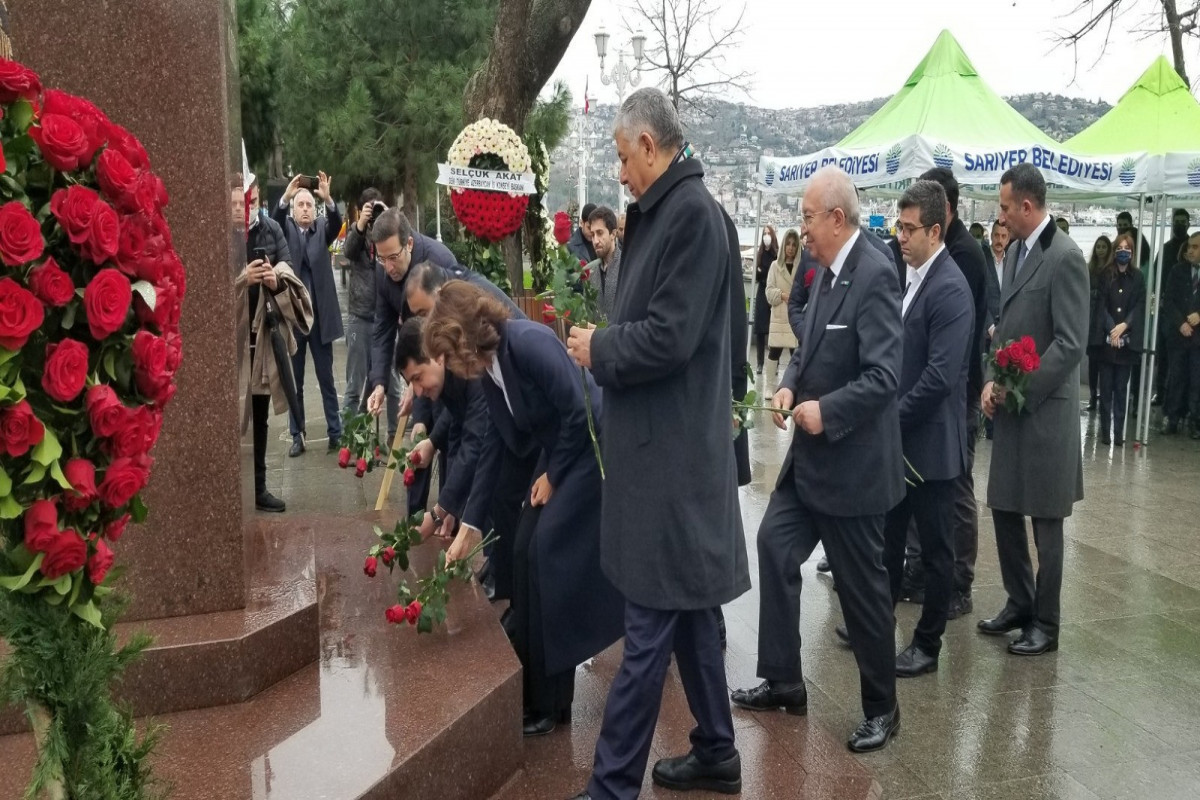 В Стамбуле почтили память общенационального лидера Азербайджана Гейдара Алиева-ФОТО 