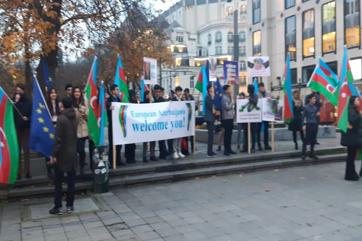 Ильхама Алиева в Брюсселе встретили азербайджанцы-патриоты-ФОТО -ВИДЕО 