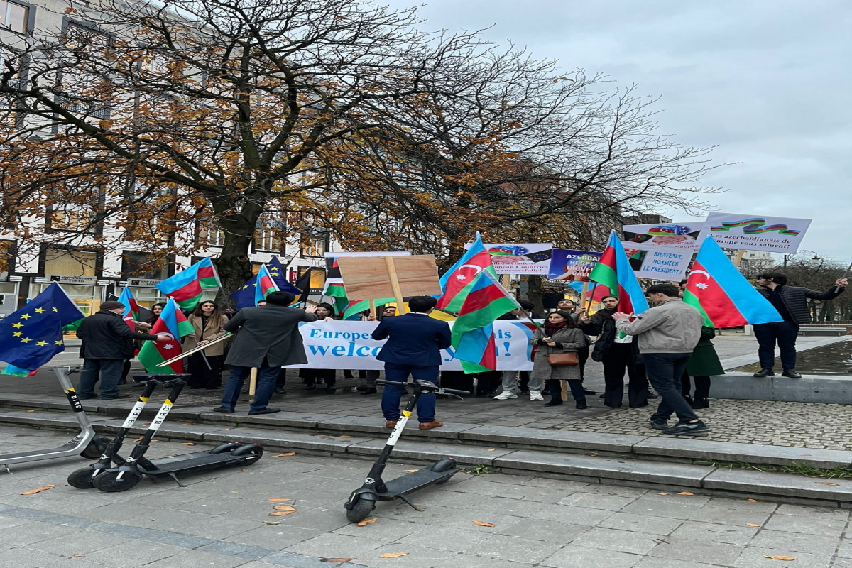 Ильхама Алиева в Брюсселе встретили азербайджанцы-патриоты-ФОТО -ВИДЕО 