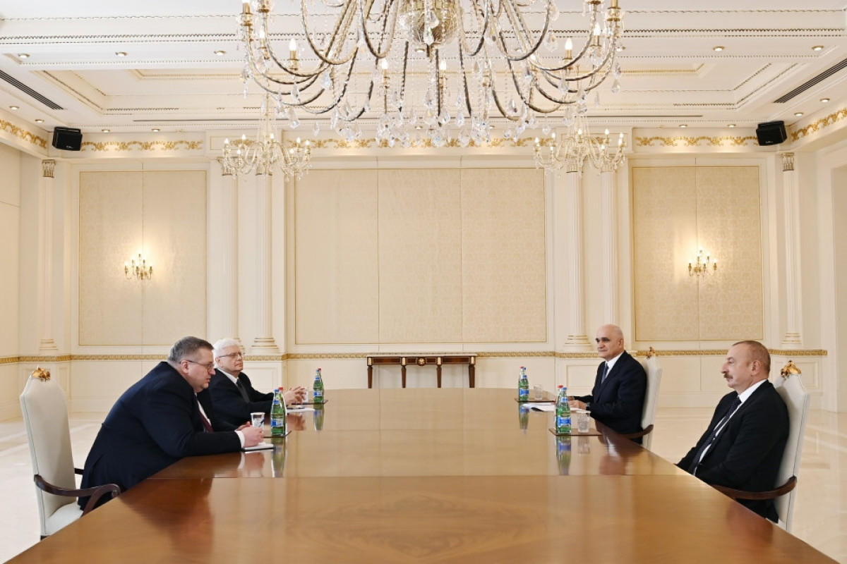 Ильхам Алиев принял вице-премьера Российской Федерации