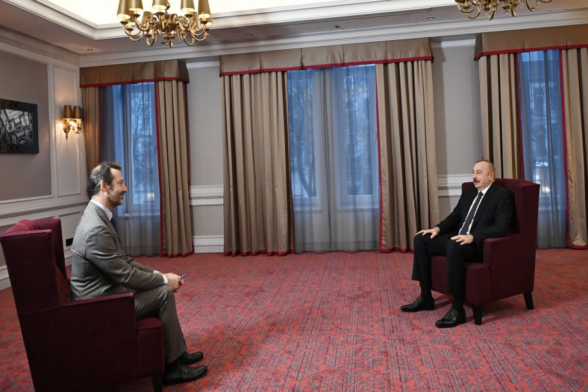 Президент Ильхам Алиев в Брюсселе дал интервью итальянской газете İl Sole 24 Ore