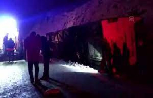 Пассажирский автобус перевернулся в Турции, есть жертвы-ВИДЕО 