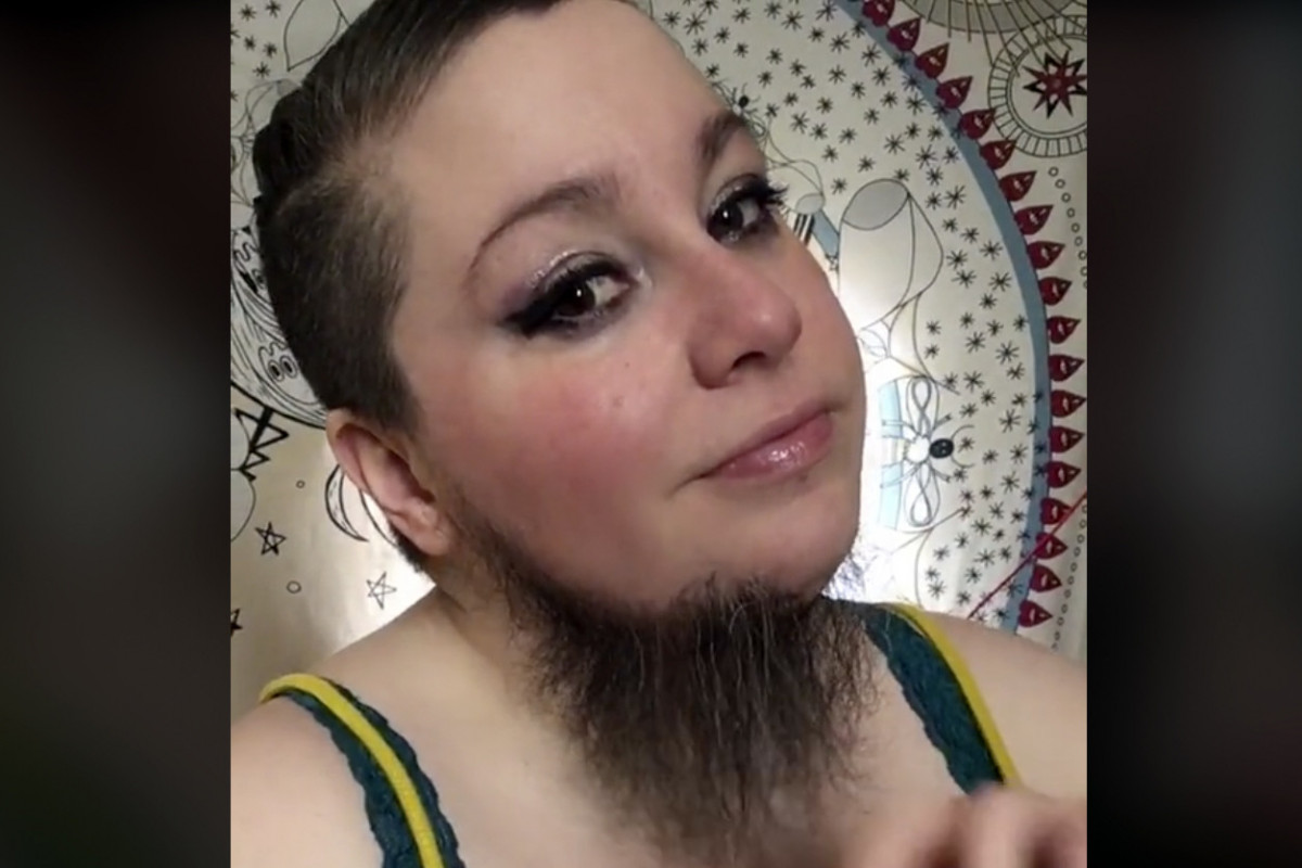 Женщина отрастила густую бороду и прославилась в сети
