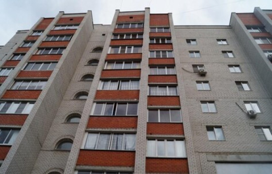 В Баку разбилась насмерть мать двоих детей