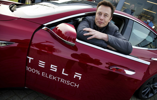 Илон Маск продал часть акций Tesla