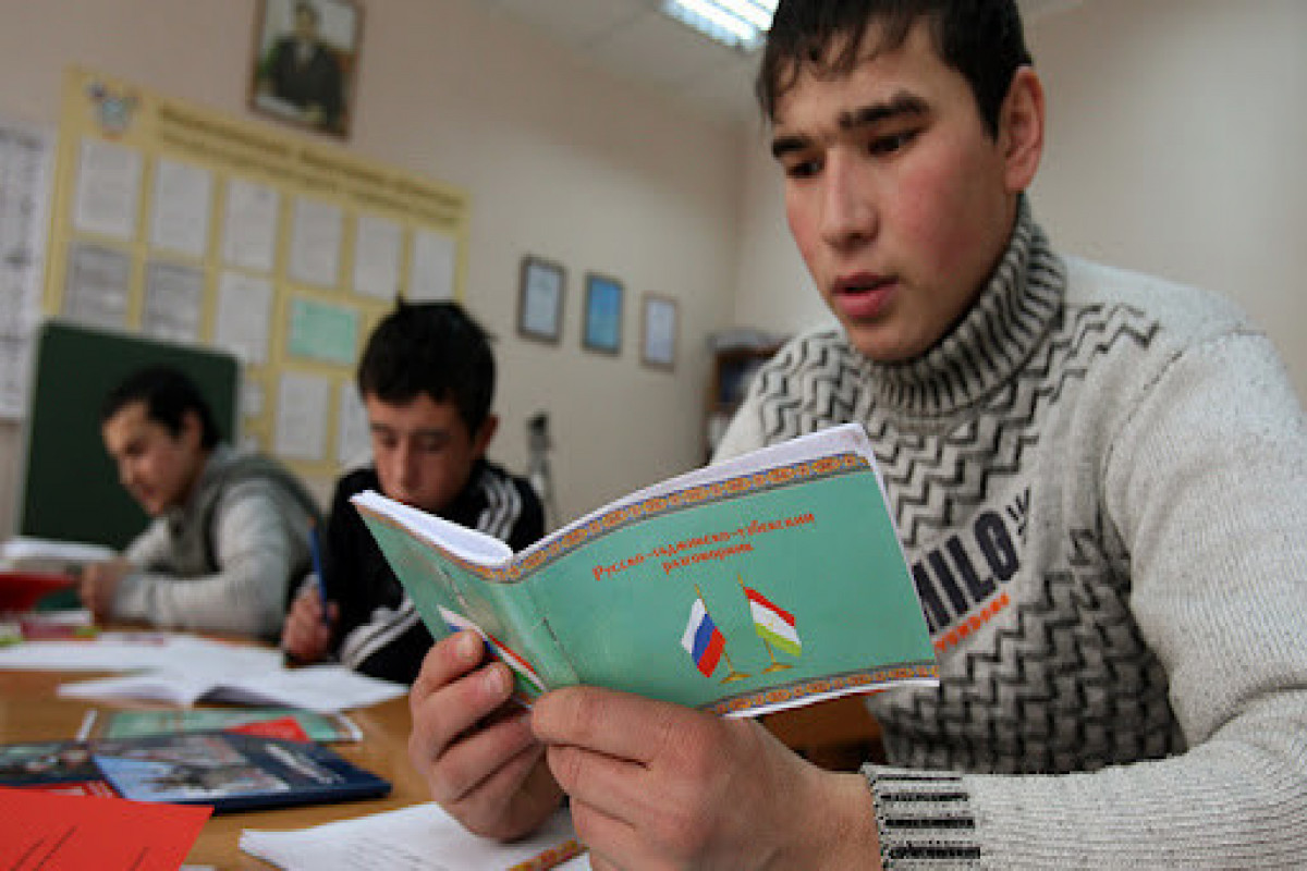 Со 120 тыс. граждан Таджикистана сняли запрет на въезд в Россию