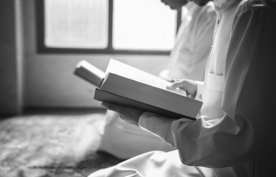 В Дубае заучивающим Коран заключенным сократили тюремные сроки на 20 лет