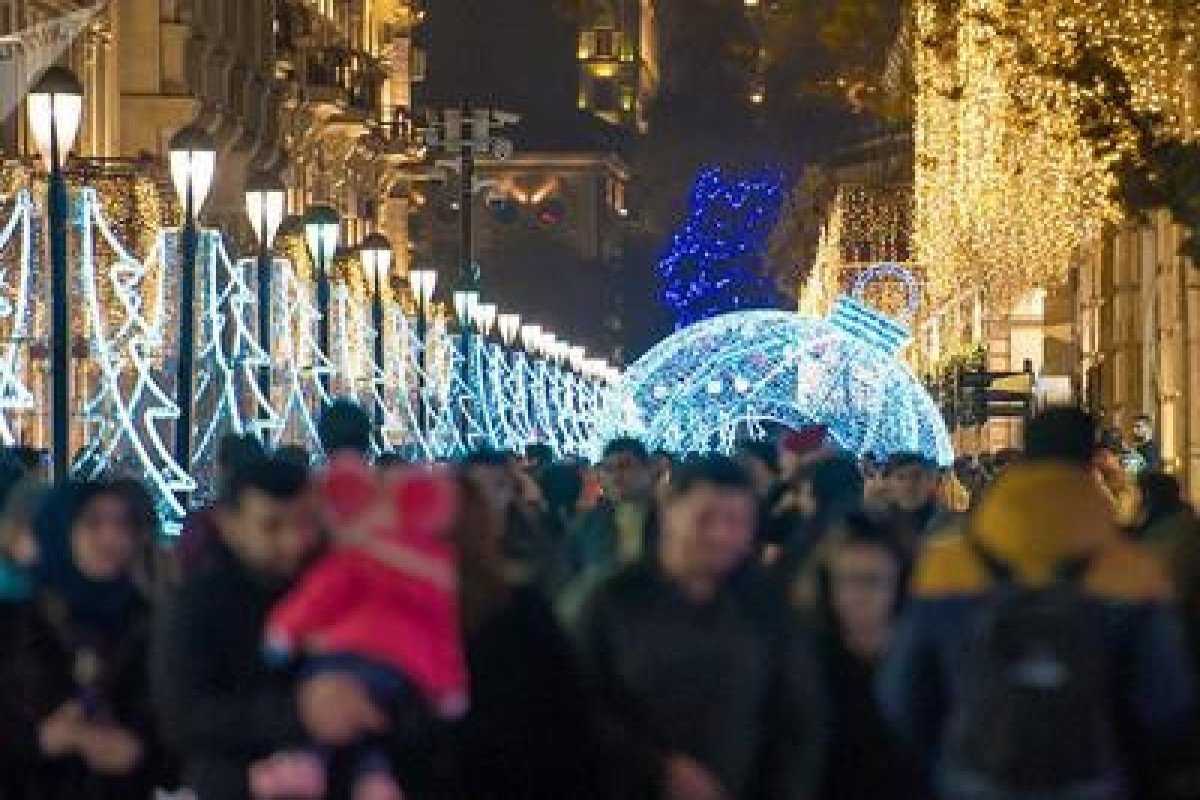 В Азербайджане начинаются новогодние каникулы