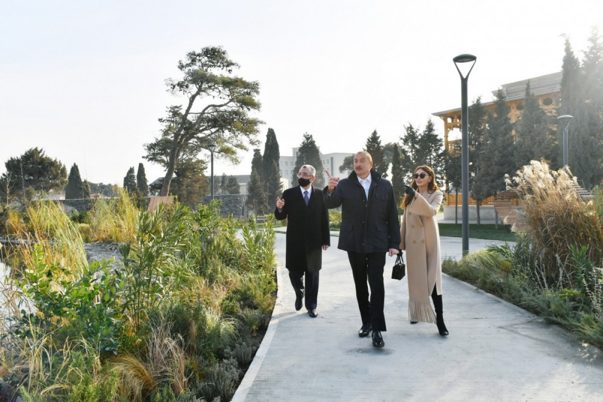 Ильхам Алиев и Мехрибан Алиева ознакомились с условиями в парке Низами Гянджеви-ФОТО 