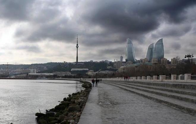 Завтра в Баку переменная облачность и 11 градусов тепла