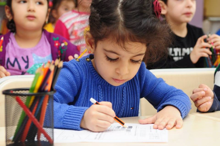 В Азербайджане возобновляют работу дошкольные образовательные учреждения 