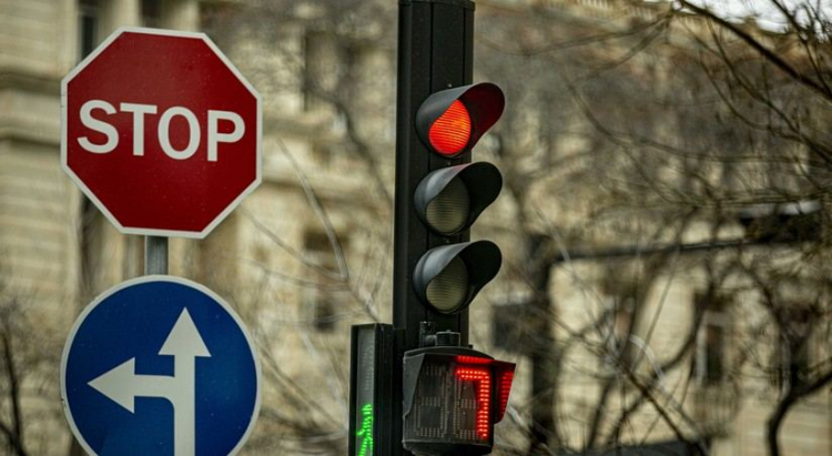 БТА: Со светофоров на ряде улиц Баку будут убраны цифровые таймеры