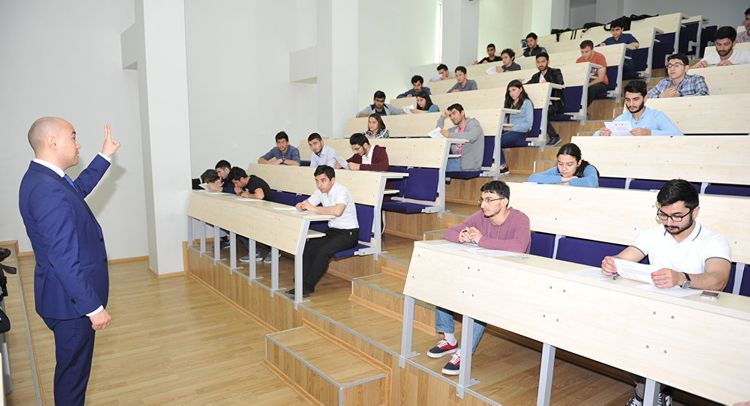 В Азербайджане завершен прием документов для перевода студентов 