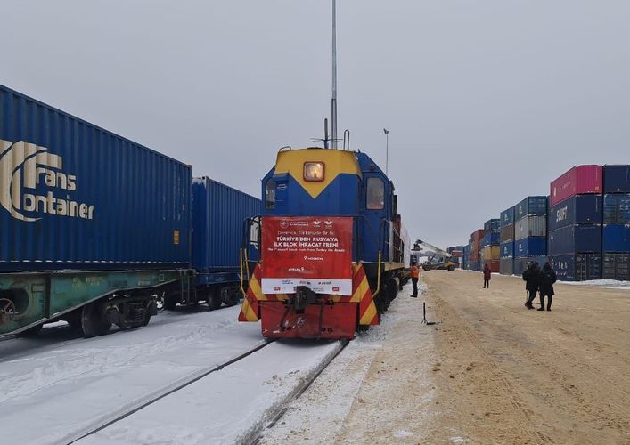В Россию прибыл первый грузовой поезд, отправленный из Турции по БТК