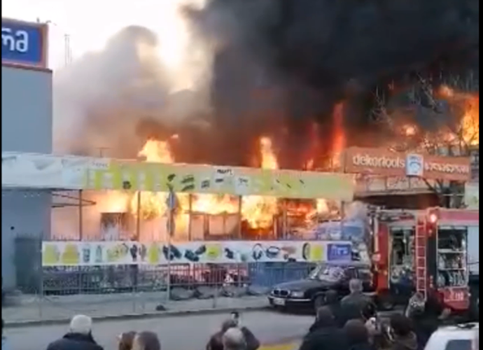 Пожар на рынке в Тбилиси локализован - ОБНОВЛЕНО