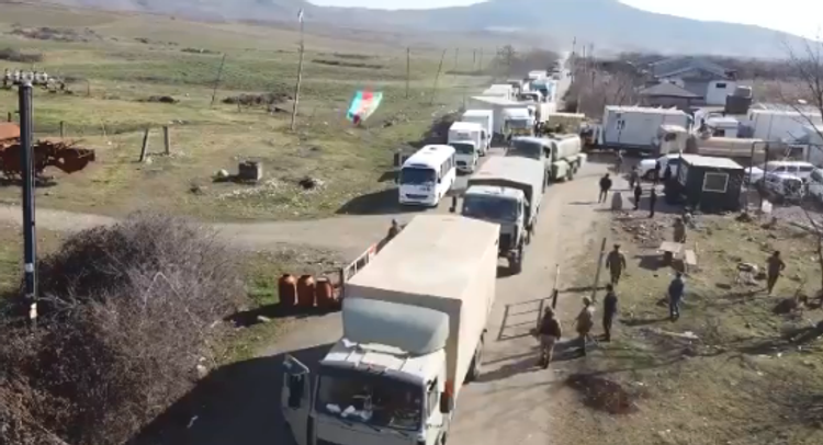 Строительные материалы в сопровождении российских миротворцев доставлены в Шушу