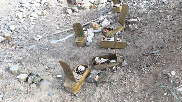 В Агдаме обнаружены брошенные армянами боеприпасы - ФОТО