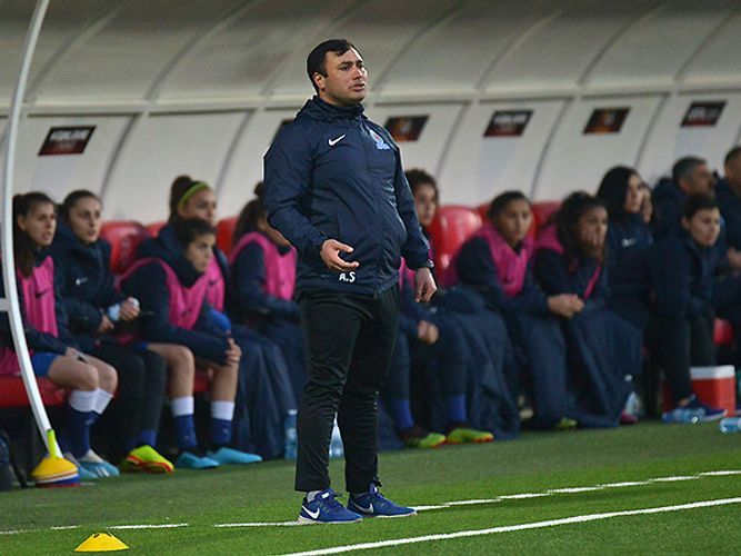 Главный тренер сборной Азербайджана: Мне стыдно за этот проигрыш 