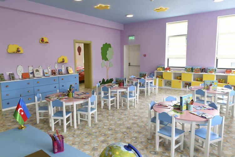В Баку приостановлен прием детей в детские сады
