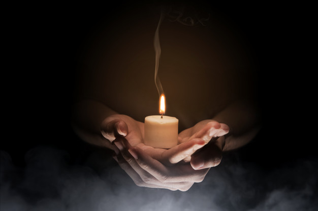 В Баку директор колледжа «зажгла свечу» для тёмных студентов – КТО ЗДЕСЬ ПРАВ, А КТО НЕТ?