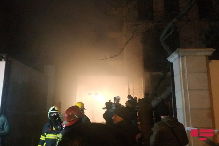 Пожар в подвале здания в Баку потушен - ОБНОВЛЕНО-2