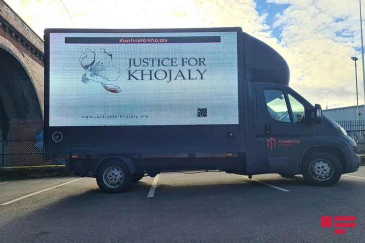 В Великобритании прошел флешмоб в связи с Ходжалинским геноцидом - ФОТО