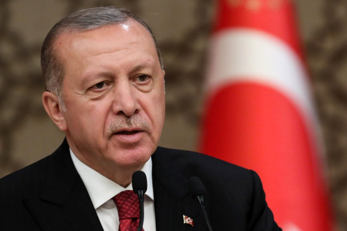 Эрдоган заявил, что сменой власти в Армении не должны заниматься военные
