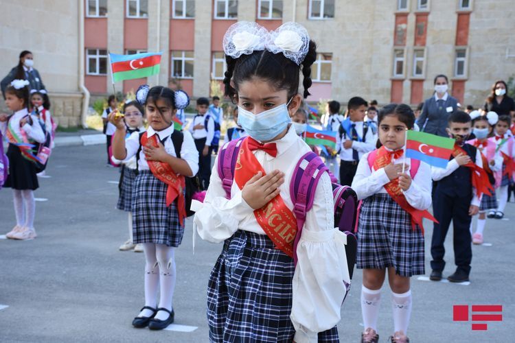 Минобразования Азербайджана: В 2020-2021 учебном году в первый класс пошли 165 511 детей
