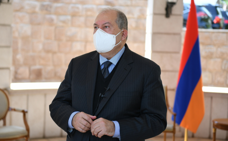 Президент Армении заразился коронавирусом
