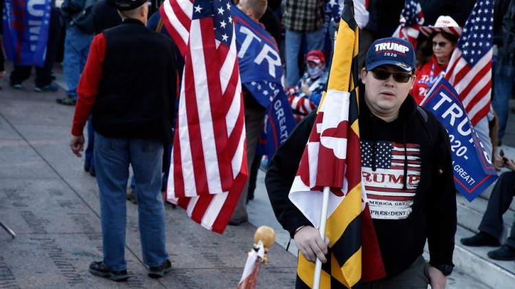 В Вашингтоне протестуют десятки тысяч сторонников Трампа